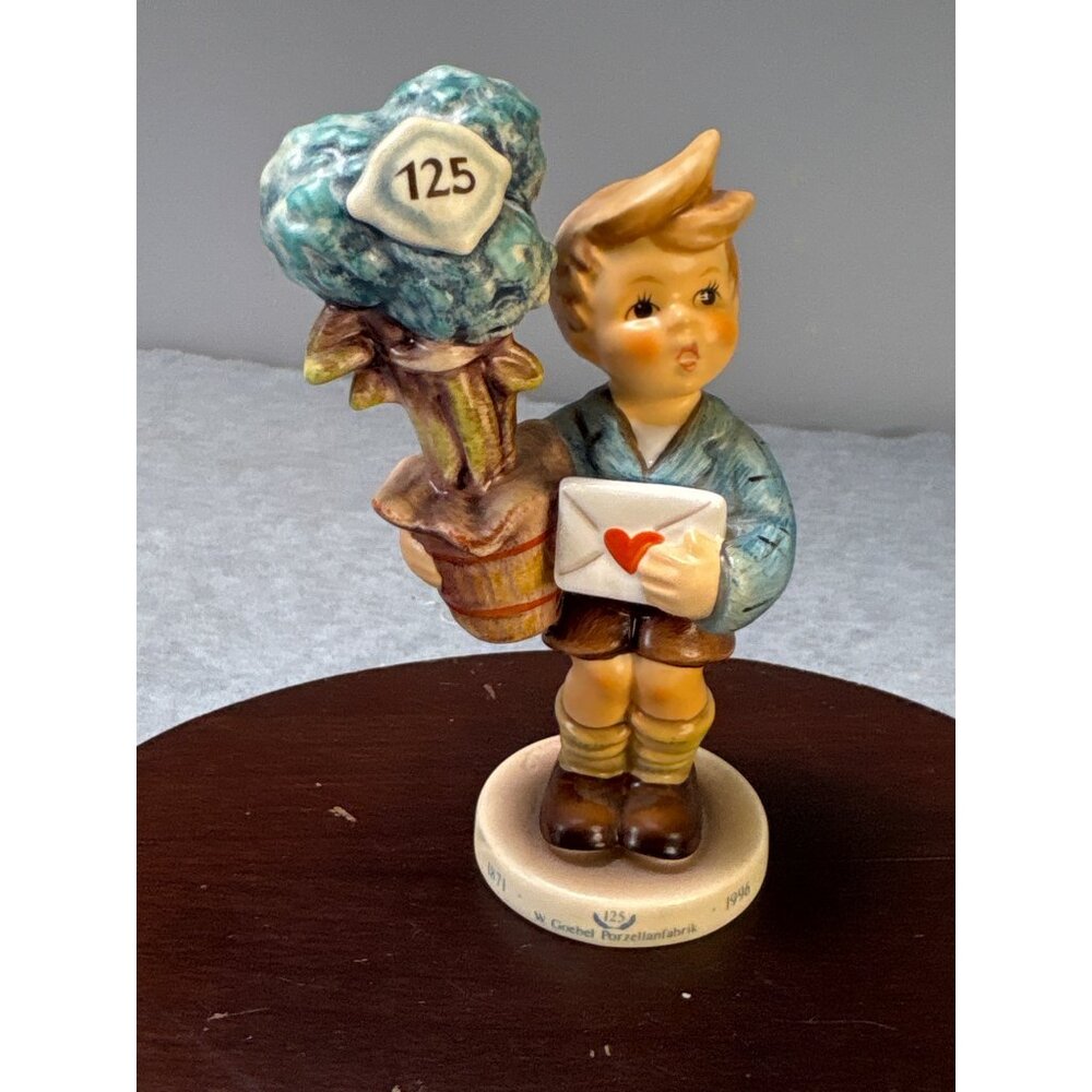 Hummel Goebel Good News Figure 539 4.75" tall 1990s